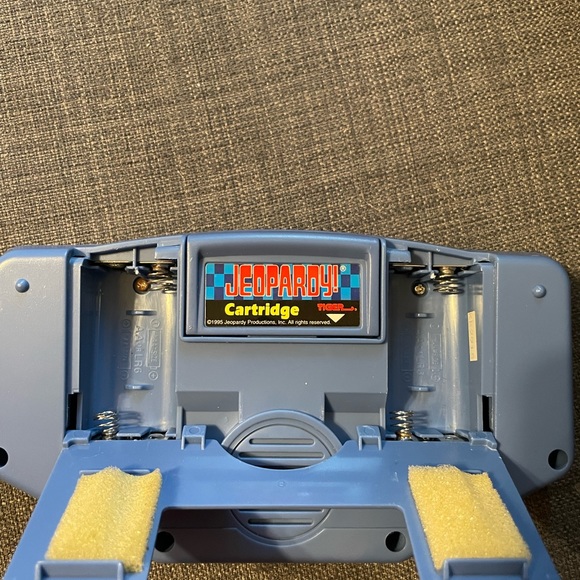 Vintage 1995 Jeopardy Handheld Game by Tiger Electronics - TESTED - Picture 10 of 11